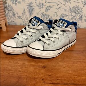 Converse Chuck Taylor All Star Axel Big Kids Size 1